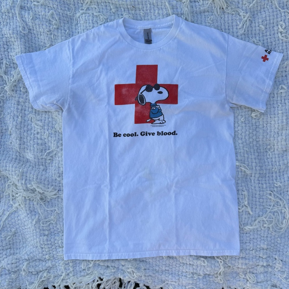 Snoopy Peanuts x American Red Cross Blood Drive T-Shirt Size Medium